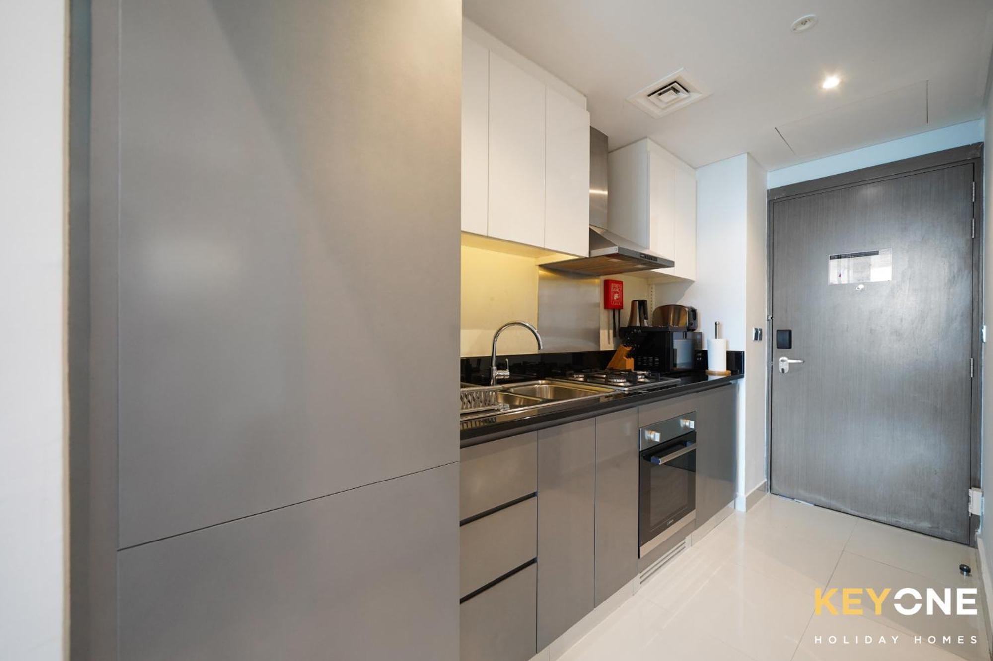 Sleek Studio In Prive With Stunning Canal View Dubai Exterior photo