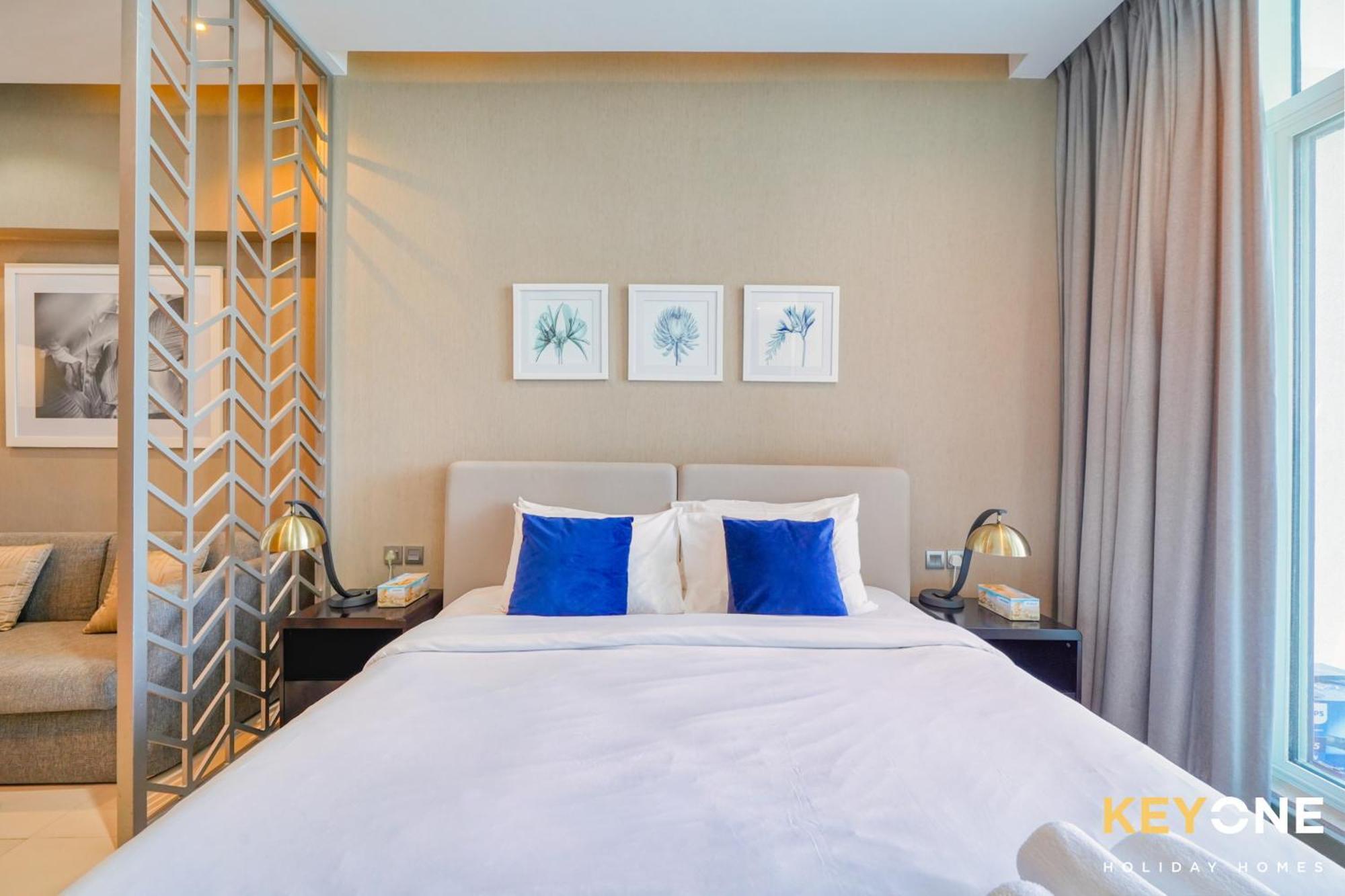 Sleek Studio In Prive With Stunning Canal View Dubai Exterior photo